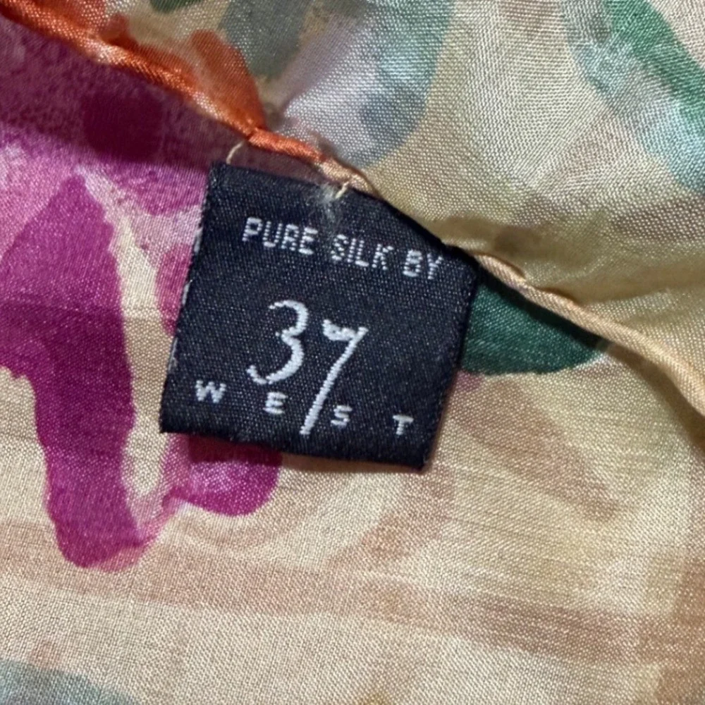 37 West Vintage 100% Pure Silk Scarf Floral Rose Print Rectangular Wrap Multi